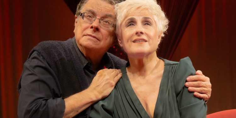 Flavio Marinho e Soraya Ravenle em "2 ou 3 coisas que eu sei delas" — Foto: Divulgação/Beti Niemeyer