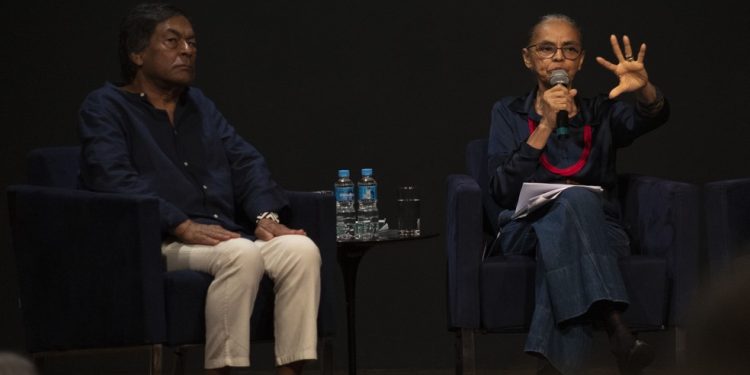 Krenak apresentou o seu pessimismo lúcido e Marina seu sonho concreto — Foto: Michael Félix