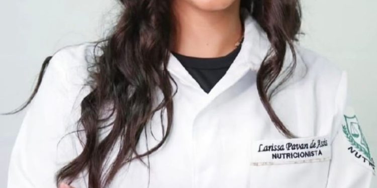 Larissa Pavan de Assis, de 27 anos, morreu em dezembro de 2024 com um tiro na cabeça — Foto: Reprodução