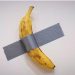 Banana colada com fita adesiva na parede: obra conceitual do italiano Maurizio Cattelan — Foto: Reprodução