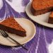 Torta explosão de chocolate, elaborada com chocolate bean to bar da Mestiço Chocolates: na Marilia Zylbersztajn, 3ª melhor confeitaria da cidade — Foto: Divulgação/Rubens Kato