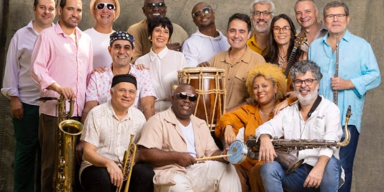 Cordão do Boitatá será o anfitrião do Baile da Música Brasileira, na Arena Jockey — Foto: Divulgação/Leo Aversa