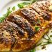 Buscando uma refeição mais leve? Veja o passo a passo de como preparar peixe grelhado com vinagrete de caju