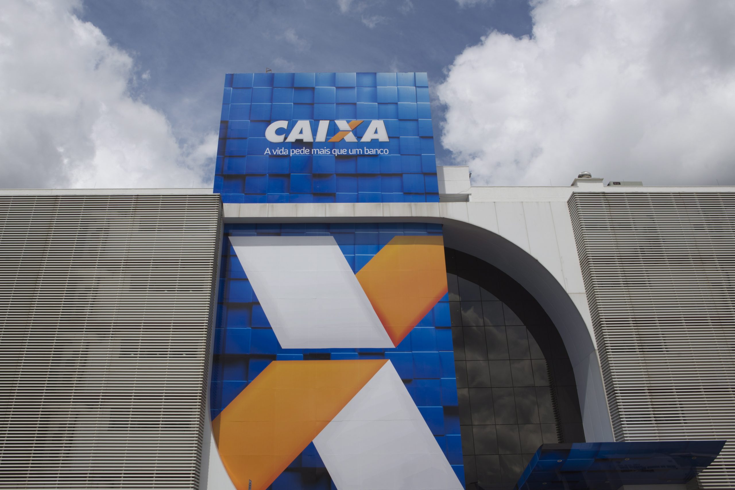 Caixa vai abrir novo concurso com salários a partir de R$ 14 mil