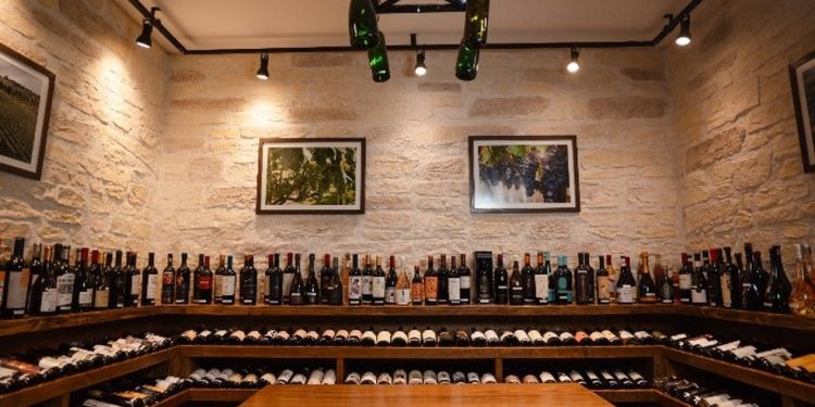 A adega da Cave Nacional: vinhos brasileiros — Foto: Divulgação / Foto de @danielsammyfotografia