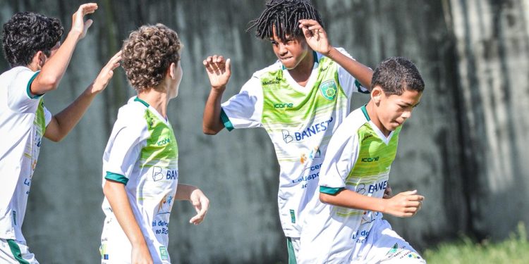 Meninos da base do Porto Vitória — Foto: Divulgação/Bruno Aguiar/Porto Vitória