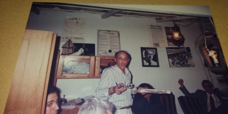 Luiz Henrique na década de 1990: alternava o trabalho com períodos em que não conseguia sair da cama — Foto: Arquivo pessoal