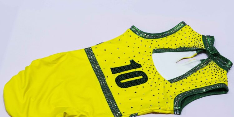 Collant "camisa 10": ginastas do Brasil fazem homenagem a Marta, Pelé e Zico — Foto: MeloGym/CBG
