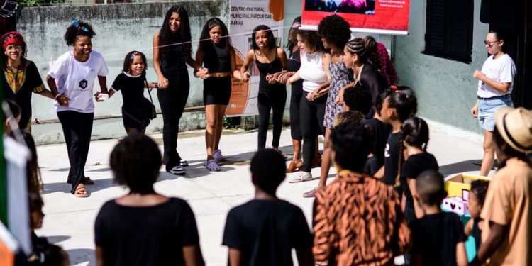 Jovens exploram dança, música e poesia no show de talentos “Artitudes”: evento do projeto em Cavalcante é aberto ao público — Foto: Divulgação/Josélia Frasão