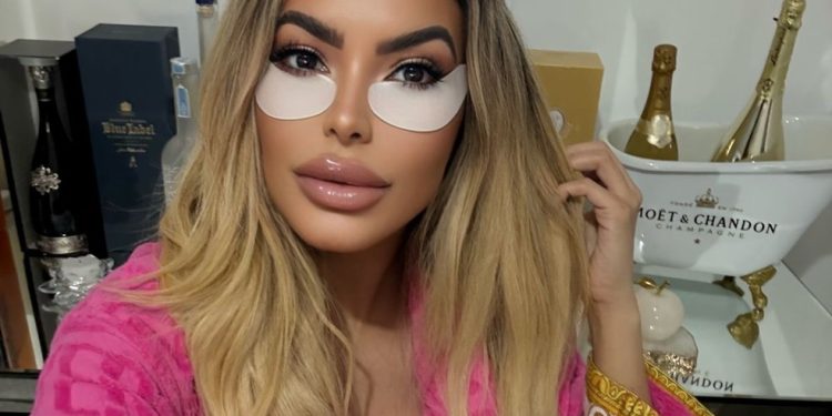 Patches para os olhos conquistaram o feed e também a influenciadora Janaína Prazeres — Foto: Reprodução Instagram
