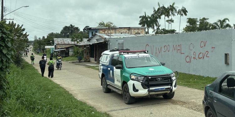 Pichações alusivas ao CV em Tabatinga, no Amazonas: facção do Rio tornou-se hegemônica na região — Foto: Aline Ribeiro