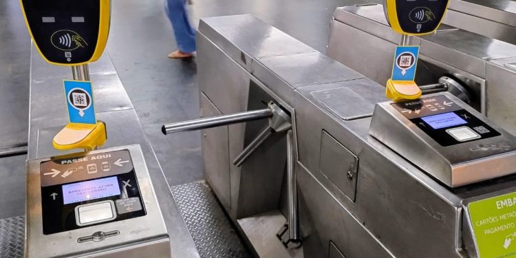 Governo do Estado inicia instalação da biometria facial no metrô do Rio