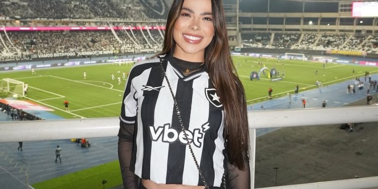 Vitória Telles fala sobre sua carreira como cantora e influenciadora — Foto: Reprodução Instagram