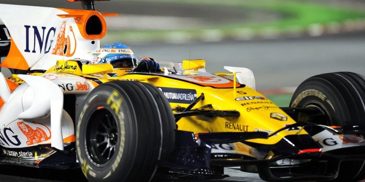 Nelsinho Piquet no GP de Singapura de 2008 — Foto: AFP