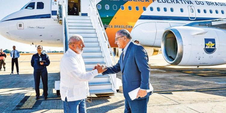 Lula é convidado a posse de Rodrigo Paz na Bolívia, mas...
