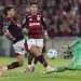 Goleiro Cambeses em Flamengo x Racing pela semifinal da Libertadores 2025 — Foto: Guito Moreto