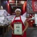 Maria de Fátima Pereira, cozinheira. Ela vai de São Gonçalo a Lapa para fazer a comida das quentinhas distribuídas pelo MTST — Foto: Márcia Foletto / Agência O Globo