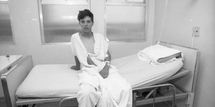 O estudante Marcos Lima se recupera após intoxicação com metanol em drinque — Foto: Wilson Melo/Agência O GLOBO