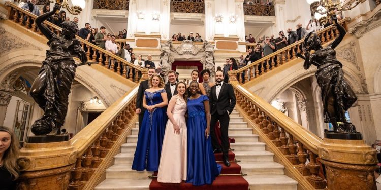 Solistas da Academia da Opera de Paris no Theatro Municipal de São Paulo — Foto: Renato Mangolin/Divulgação