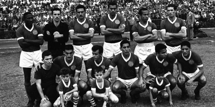 Time do Palmeiras finalista da Libertadores de 1961 — Foto: Arquivo Ag Globo