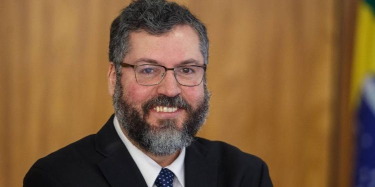 Por onde anda Ernesto Araújo, o chanceler de Bolsonaro