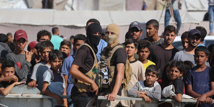 Por que o Hamas faz execuções públicas após recuo de Israel em Gaza?