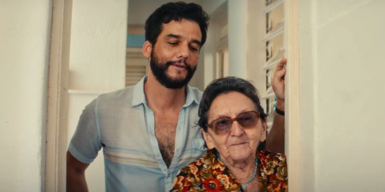 Pré-estreias de 'O agente secreto' registram maior média de público do final de semana no Brasil