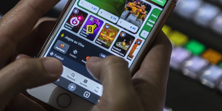 Quatro em cada 10 apostadores no Brasil têm medo de golpes, aponta estudo