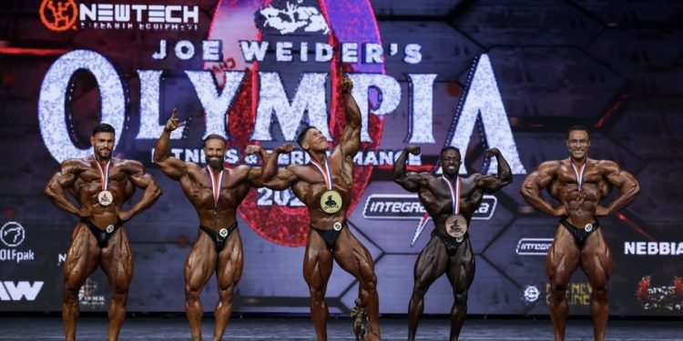 Ramon Dino venceu na categoria "Classic physique" no "Mr. Olympia 2025" — Foto: Divulgação/Instagram Mr. Olympia LLC/@Profitnessphotos