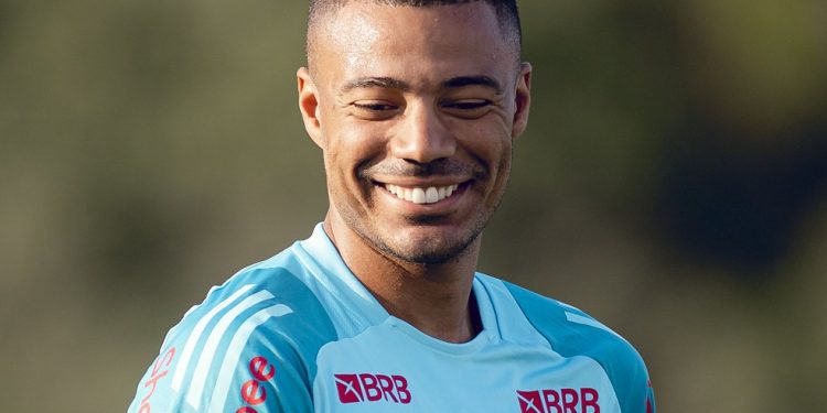 De la Cruz em treino do Flamengo no CT Ninho do Urubu — Foto: Adriano Fontes/Flamengo