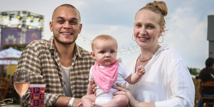 Renan, Catarina e Cibele: família num passeio de domingo — Foto: Gabriel Reis - Valor