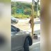 Policial Civil do Rio aponta fuzil e dá ordens a suspeitos em São Gonçalo