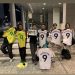 Japoneses tietam Richarlison, do Tottenham e da seleção brasileira, antes de amistoso — Foto: Reprodução