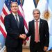 Scott Bessent e Luis Caputo anunciam acordo depois de quatro dias de reunião em Washington — Foto: Reprodução