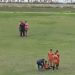 Jogador do Manthiqueira é consolado após sofrer racismo em jogo do Paulista sub-12 — Foto: Reprodução / Mathiqueira Play