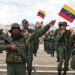 Venezuela treina militarmente civis diante de possível ataque dos EUA — Foto: Pedro Mattey/AFP