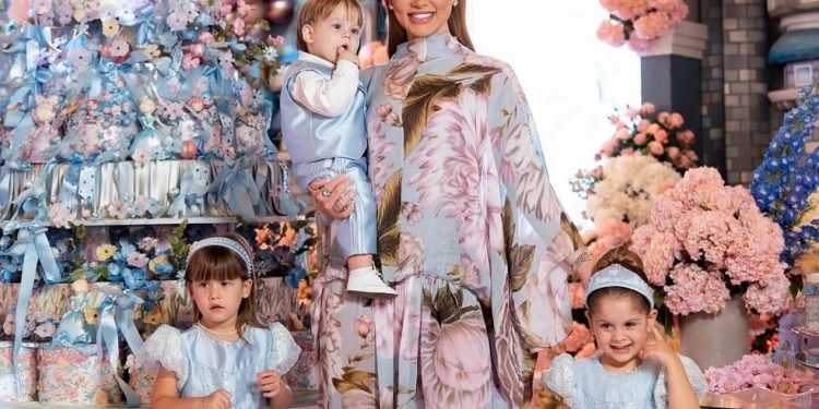 Virgínia Fonseca usou vestido floral da TIG em festa da filha e dividiu opiniões nas redes sociais — Foto: Divulgação Rodolfo Santos