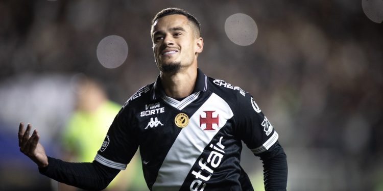 Coutinho vive grande momento no Vasco — Foto: Matheus Lima/Vasco