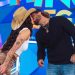 Zé Felipe e Ana Castela se beijam em público pela primeira vez