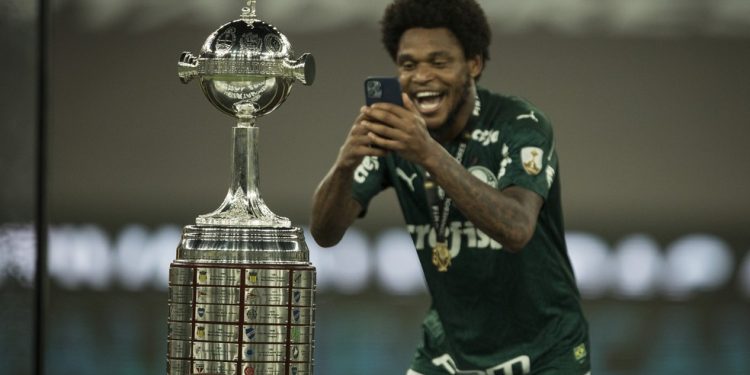 Luiz Adriano foi o principal centroavante do Palmeiras na campanha do título da Libertadores de 2020 — Foto: Guito Moreto