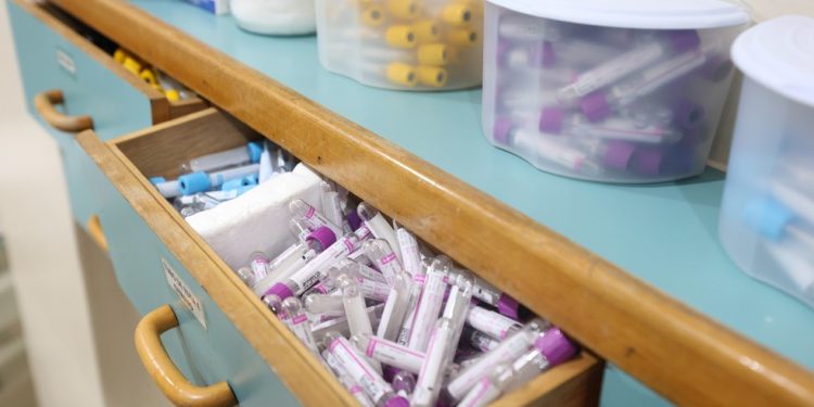 Operação da Delegacia Especial de Crimes Contra o Consumidor no Laboratório PCS Saleme — Foto: Rafael Campos/Divulgação