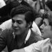 O cantor Taiguara (as esq.), ao lado de Marcos Valle, em 1968, em manifestação no Rio de Janeiro — Foto: Arquivo O GLOBO