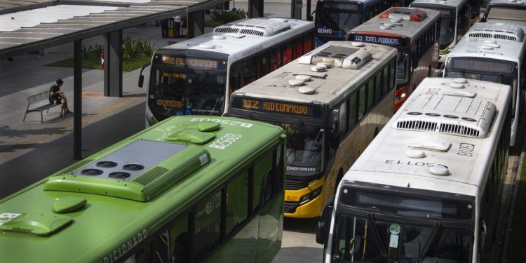 Depois da Zona Oeste, próximas fases para troca dos operadores de ônibus vão até 2028 — Foto: Márcia Foletto / Agência O Globo / 15-07-2025