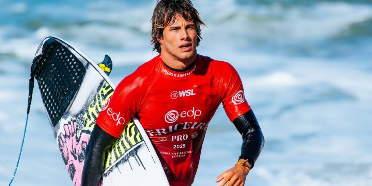 Com o sonho de entrar na elite mundial, Mateus Herdy bateu na trave nos últimos anos — Foto: Damien Poullenot/World Surf League