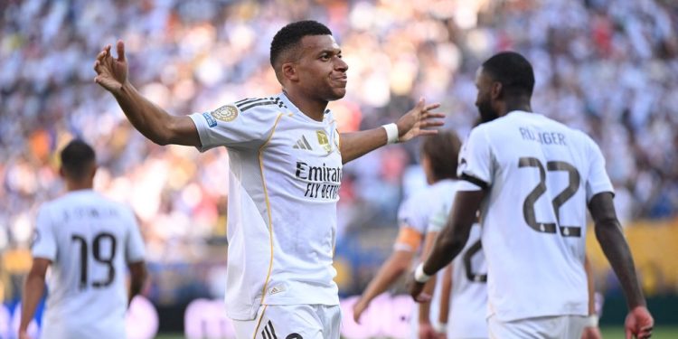Mbappé marca golaço de voleio em classificação do Real Madrid contra o Borussia Dortmund no Mundial de Clubes — Foto: David Ramos / GETTY IMAGES NORTH AMERICA / Getty Images via AFP