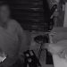 Dono chega na hora em que homem furtava loja na Freguesia, em Jacarepaguá