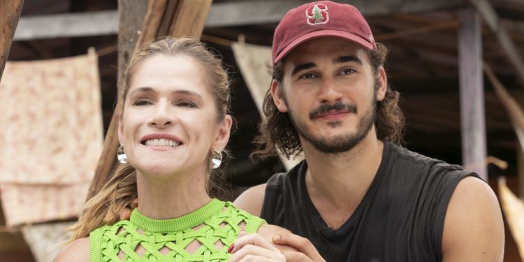 Na comédia, Ingrid Guimarães e Filipe Bragança interpretam mãe e filho com convicções diferentes — Foto: Divulgação/Kelly Fuzaro