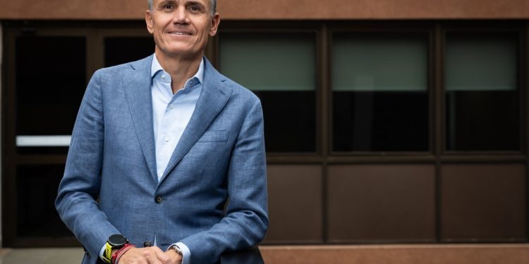 O presidente da Novartis Internacional comenta sobre as pesquisas voltadas a enfermidades que ainda não possuem tratamento — Foto: Maria Isabel Oliveira/Agência O Globo
