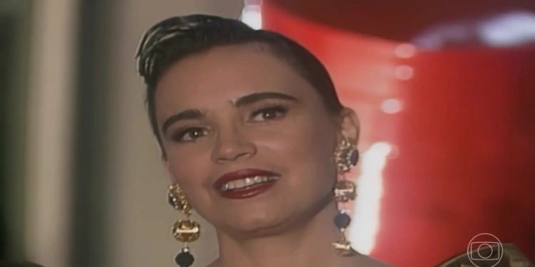 'Rainha da sucata' estreia com audiência mais baixa que 'A viagem', e 'Três graças' volta a perder para 'Dona de mim'