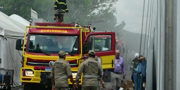 Indêndio atinge Blue Zone da COP30, em Belém — Foto: Pablo Porciuncula/AFP